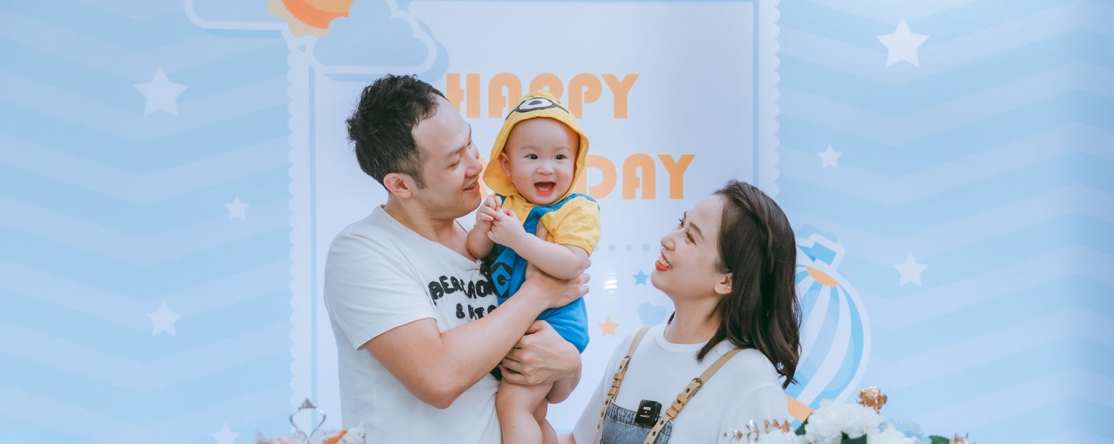 幸福故事館周歲派對策劃,一家三口與寶寶慶祝一歲生日